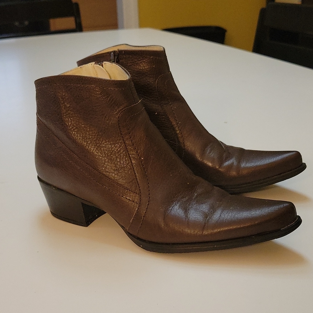 Brown ankle boots by Eye...size 39